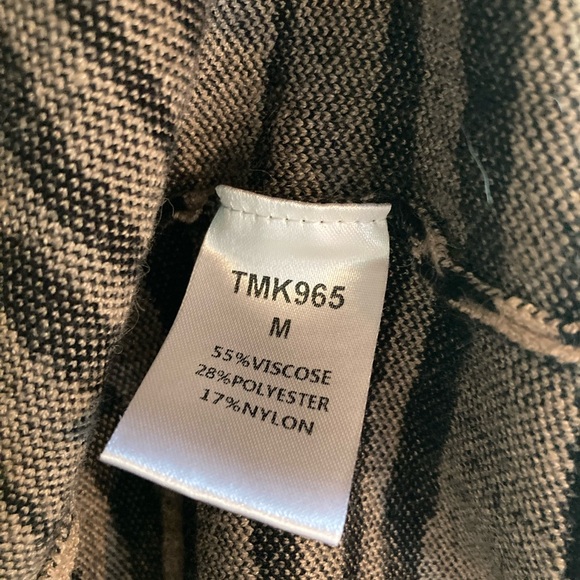 Knit Zebra Print Black Tan Mockneck Sweater by THML sz Medium - Picture 5 of 6